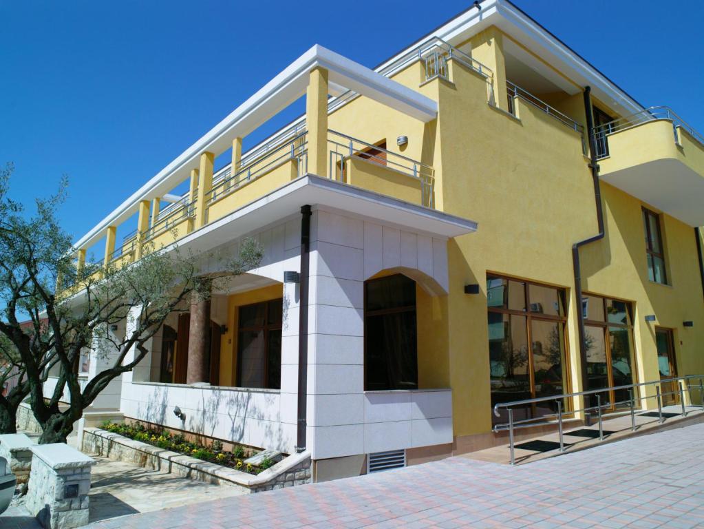 Bed and Breakfast Vilola Замбратия Экстерьер фото